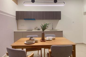 Henna Residence @ The Quartz