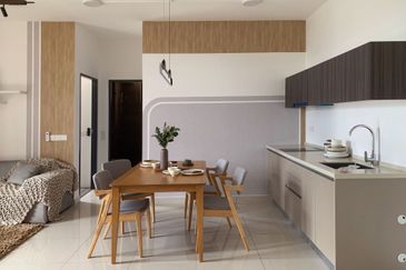 Henna Residence @ The Quartz