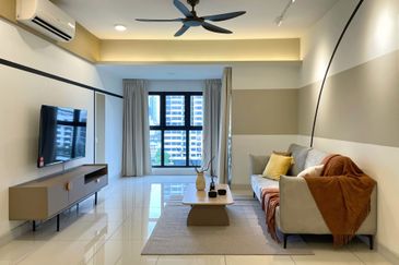 Royalle Condominium @ North Kiara