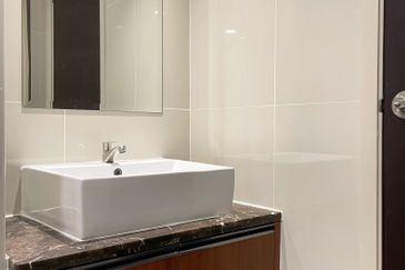 Royalle Condominium @ North Kiara