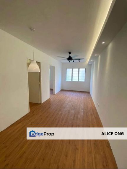 APARTMENT LESTARI,DAMANSARA DAMAI FULLY RENOVATED,, Selangor, Damansara Damai
