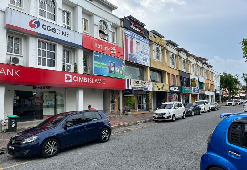 Jalan Pegawai