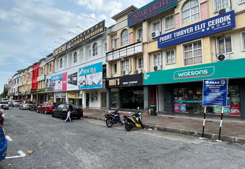 Jalan Pegawai