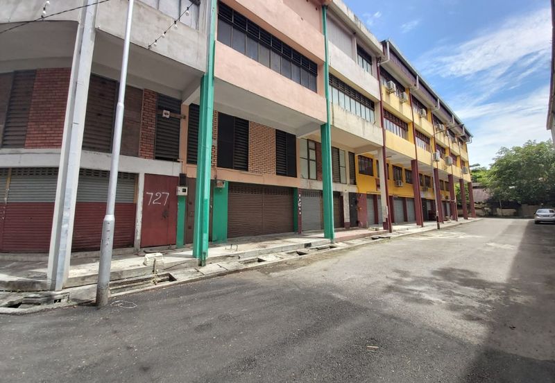 Jalan Seberang Perak