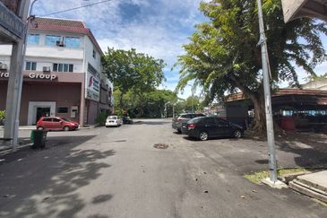 Jalan Seberang Perak