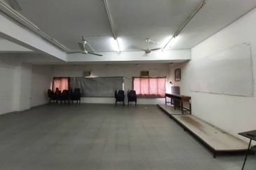 Jalan Seberang Perak