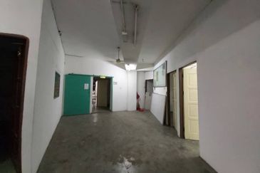 Jalan Seberang Perak