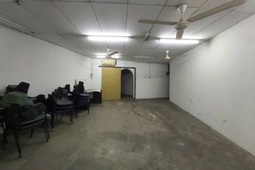 Jalan Seberang Perak