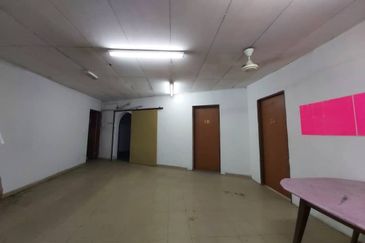 Jalan Seberang Perak