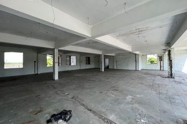 Big Land Warehouse with 3 Storey Office Building Jitra Kedah For Rent