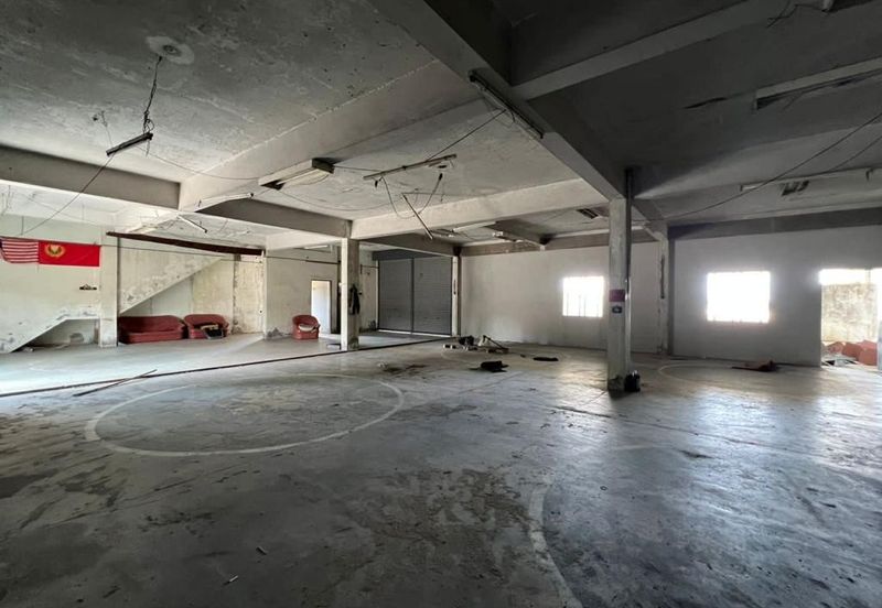 Big Land Warehouse with 3 Storey Office Building Jitra Kedah For Rent