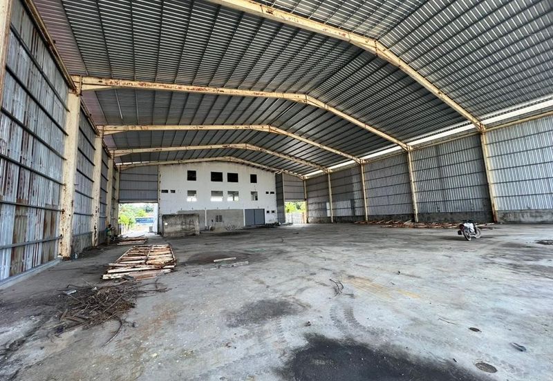 Big Land Warehouse with 3 Storey Office Building Jitra Kedah For Rent