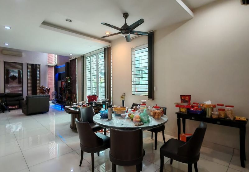 Taman Teratai Jingga