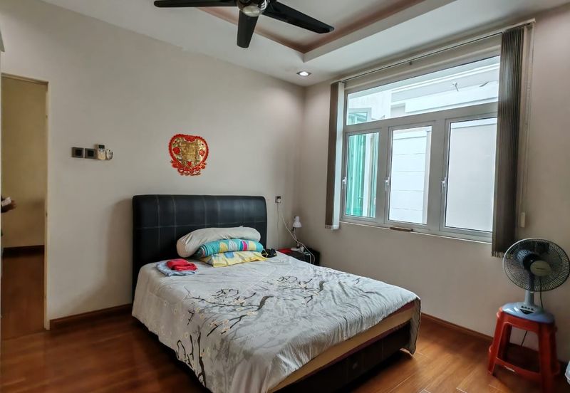 Taman Teratai Jingga