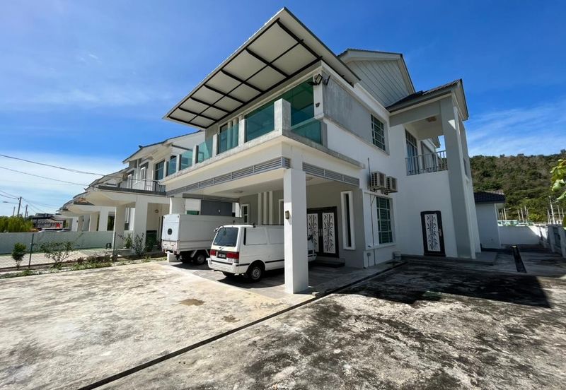 Taman Tunku Intan Safinaz