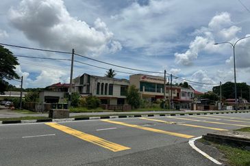 Jalan Tanjung Bendahara