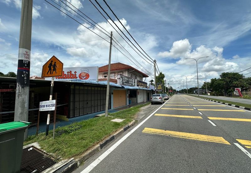 Jalan Tanjung Bendahara