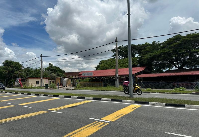 Jalan Tanjung Bendahara