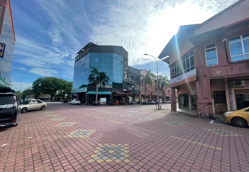 Kompleks Perniagaan Utama