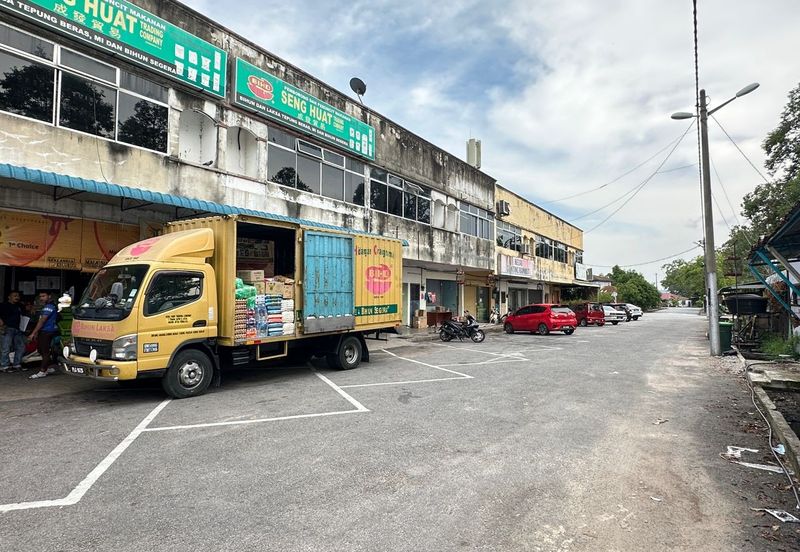 Facing Road 2 Storey Shoplot Taman Suria Jalan Hospital Pekan Jitra For Sale
