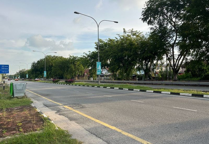 Zoning Commercial Facing Road Agriculture Land Near Simpang Kuala For Sale