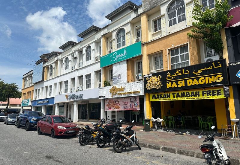 Jalan Pegawai