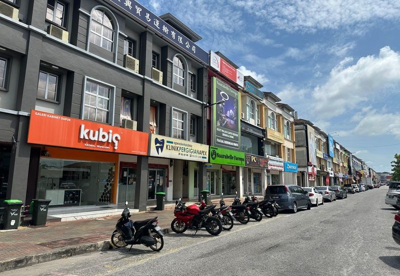 Jalan Pegawai