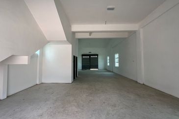 Light Industrial 1.5 storey Bungalow Warehouse Kangar Jaya Perlis For Rent