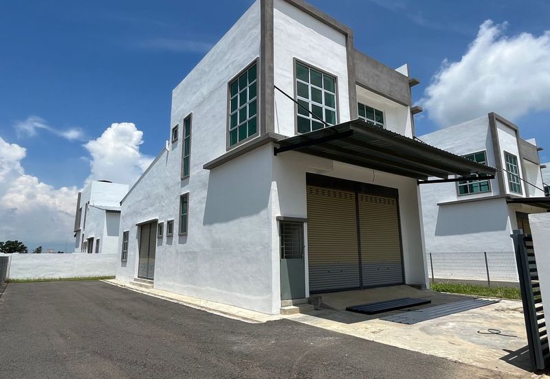 Light Industrial 1.5 storey Bungalow Warehouse Kangar Jaya Perlis For Rent