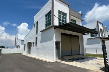 Light Industrial 1.5 storey Bungalow Warehouse Kangar Jaya Perlis For Rent