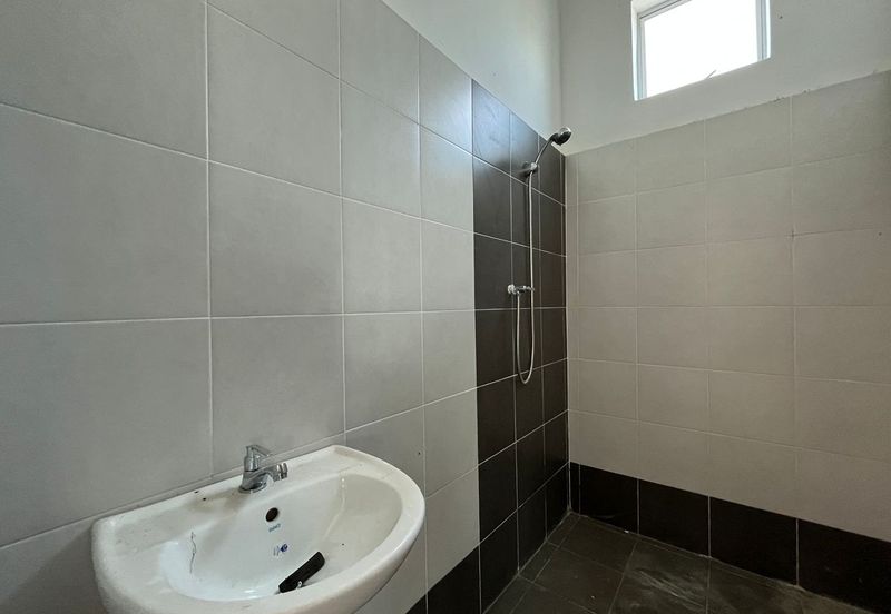 Light Industrial 1.5 storey Bungalow Warehouse Kangar Jaya Perlis For Rent