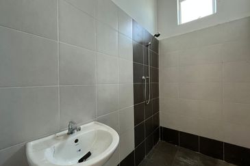 Light Industrial 1.5 storey Bungalow Warehouse Kangar Jaya Perlis For Rent