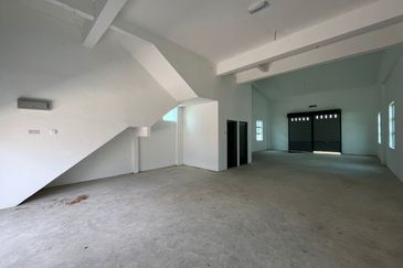 Light Industrial 1.5 storey Bungalow Warehouse Kangar Jaya Perlis For Rent