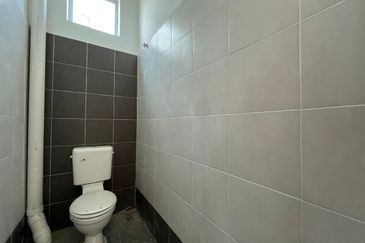 Light Industrial 1.5 storey Bungalow Warehouse Kangar Jaya Perlis For Rent