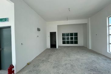 Light Industrial 1.5 storey Bungalow Warehouse Kangar Jaya Perlis For Rent