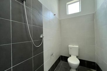 Light Industrial 1.5 storey Bungalow Warehouse Kangar Jaya Perlis For Rent