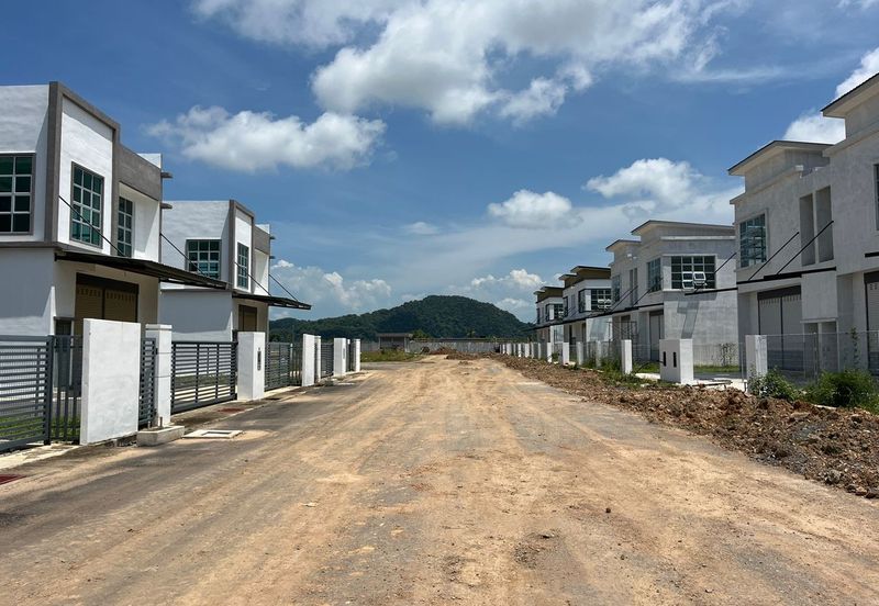 Light Industrial 1.5 storey Bungalow Warehouse Kangar Jaya Perlis For Rent