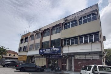 Jalan Kampung Perak