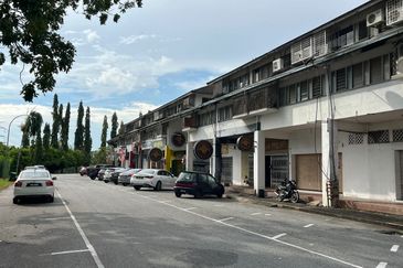 Ground Floor Shoplot Jalan Kanchut Near Aman Central Alor Setar For Sale