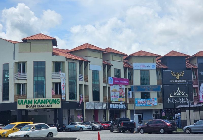 Plaza Seri Tunku