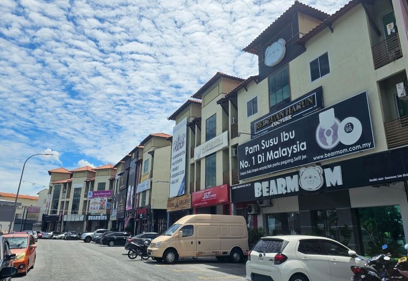 Plaza Seri Tunku