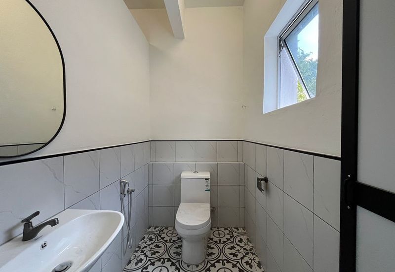 Renovated 1st & 2nd Floor Shoplot Near City Plaza Alor Setar City Centre For Rent