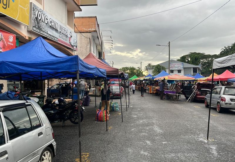 Kompleks Perniagaan Langgar