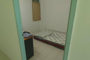 Taman Derga Perdana Flat