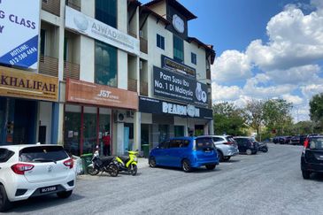 Plaza Seri Tunku