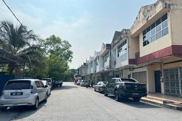 Kompleks Perniagaan Bawal