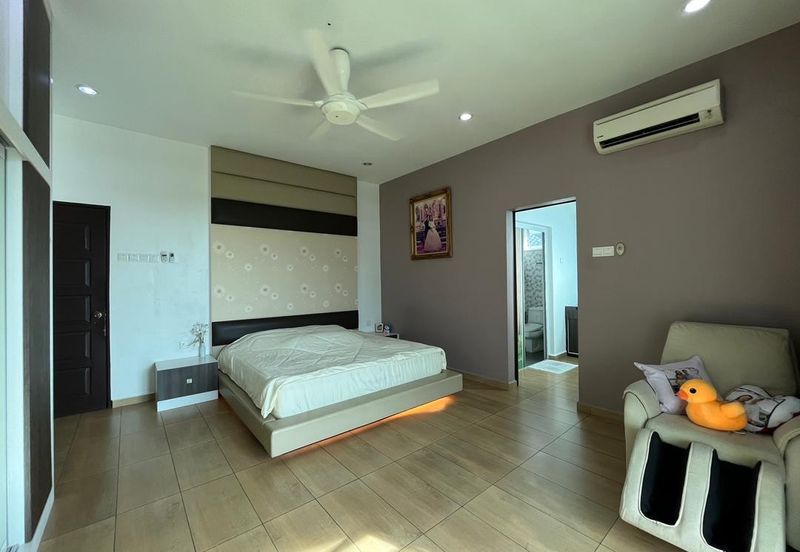 Taman Teratai Jingga