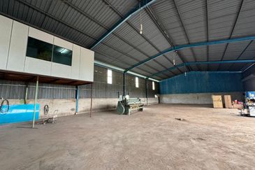 Facing Road Warehouse Gudang with Land Jitra Kedah For Rent Untuk Disewa