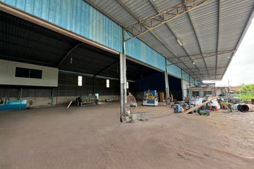 Facing Road Warehouse Gudang with Land Jitra Kedah For Rent Untuk Disewa