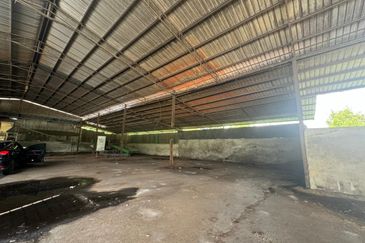 Warehouse Gudang with Office & Land Jitra Kedah For Rent Untuk Disewa